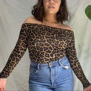 funky off-shoulder cheetah print top 🤗🤗
